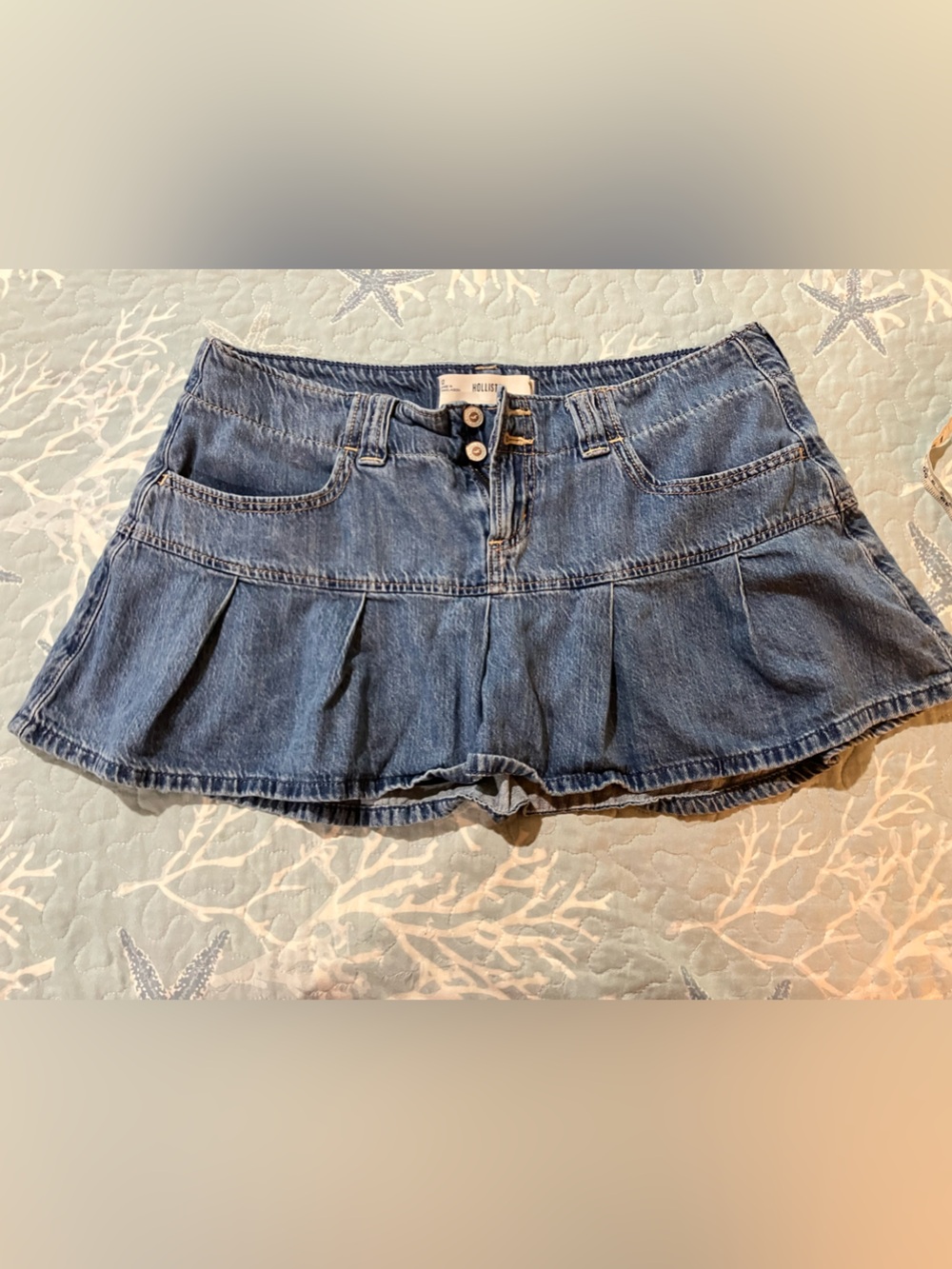 Hollister woman size 12 denim skorts